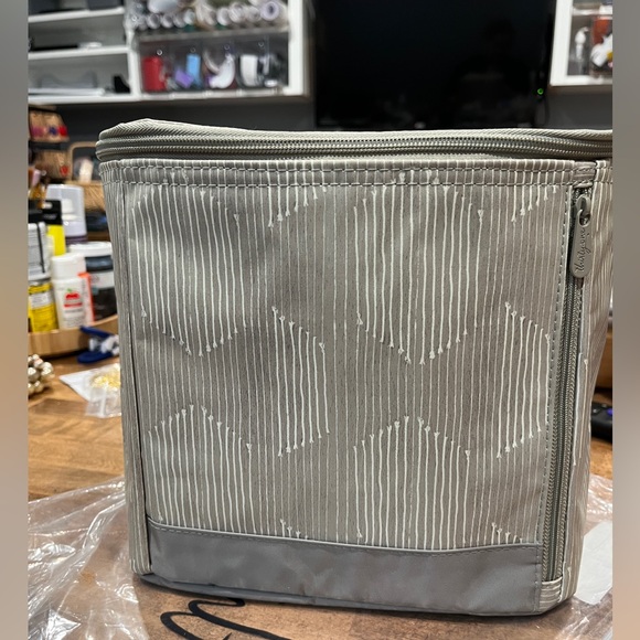 Thirty-One Insulated Bucket Tote - Picture 5 of 5